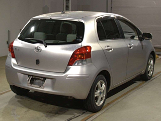 TOYOTA VITZ 2010