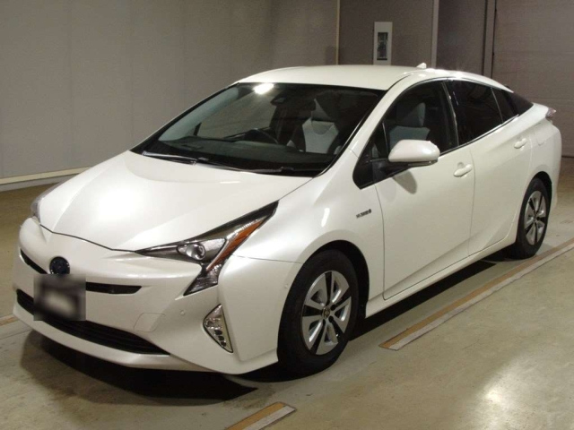 TOYOTA PRIUS 2016
