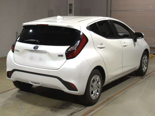 TOYOTA AQUA 2021