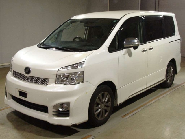 TOYOTA VOXY 2012