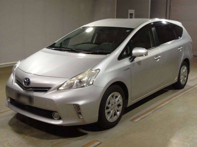TOYOTA PRIUS ALPHA 2012