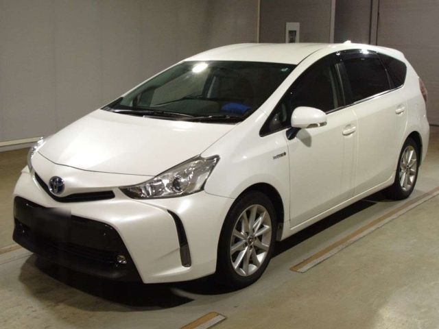 TOYOTA PRIUS ALPHA 2016