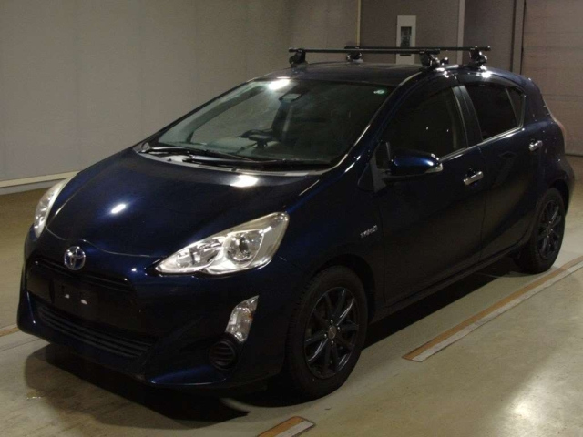 TOYOTA AQUA 2016