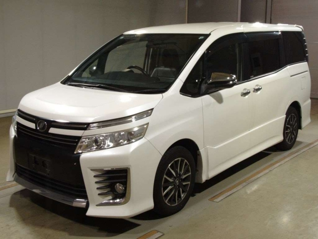 TOYOTA VOXY 2015