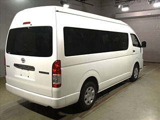 TOYOTA HIACE 2021