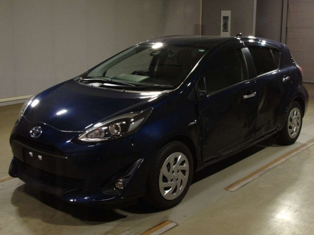 TOYOTA AQUA 2018