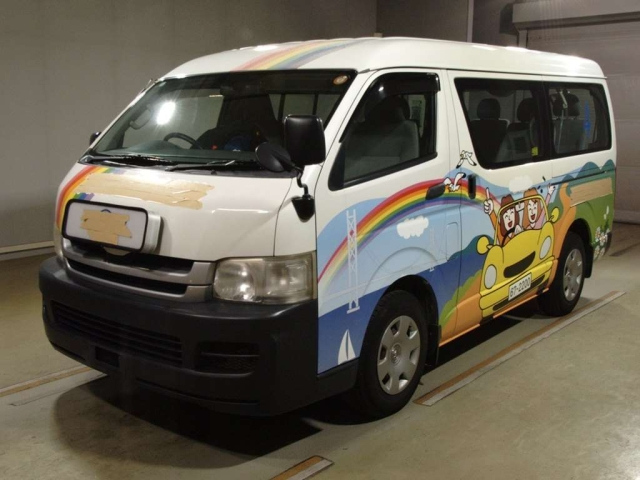 TOYOTA HIACE 2010
