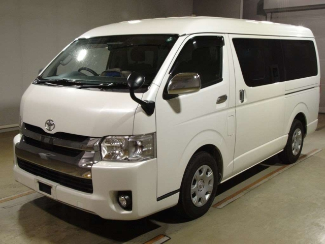 TOYOTA HIACE 2019