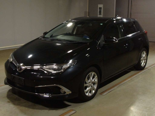 TOYOTA AURIS 2015