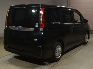 TOYOTA NOAH 2015