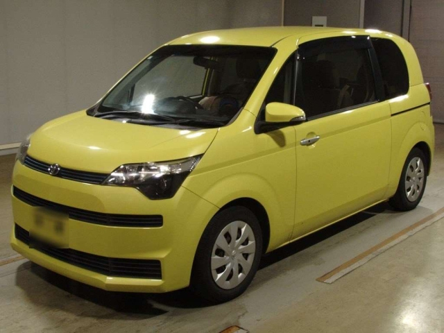 TOYOTA SPADE 2015