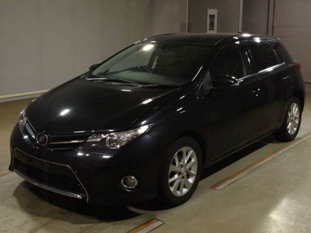 TOYOTA AURIS 2013