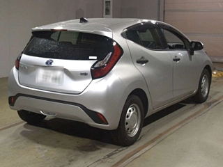 TOYOTA AQUA 2023