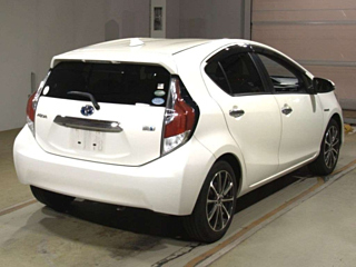 TOYOTA AQUA 2016