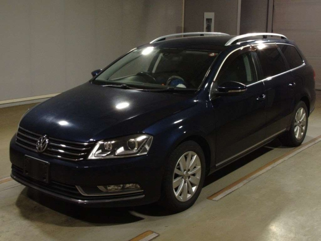 VOLKSWAGEN PASSAT VARIANT 2012