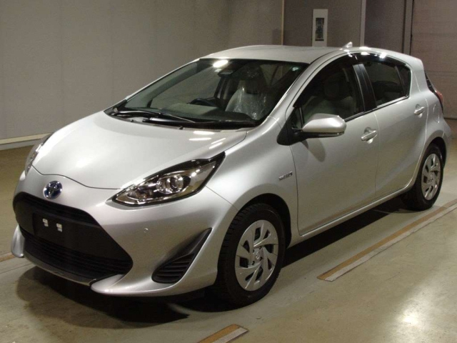 TOYOTA AQUA 2020