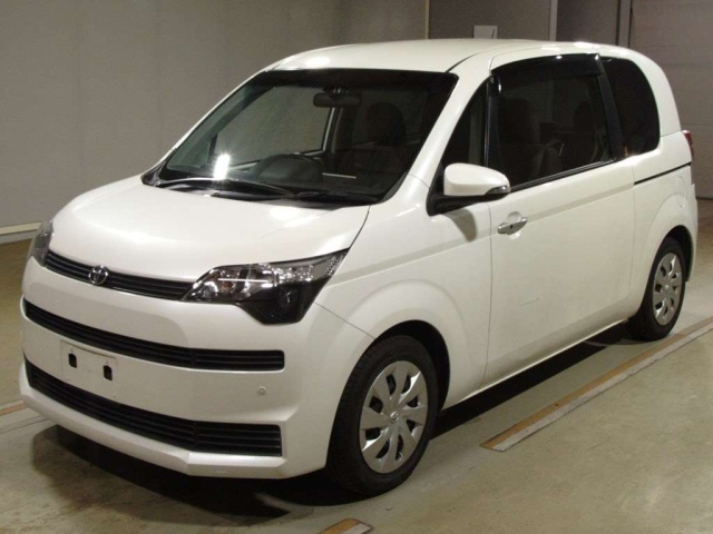 TOYOTA SPADE 2015