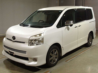 TOYOTA VOXY 2009