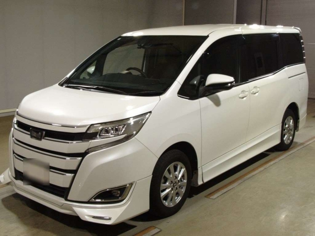 TOYOTA NOAH 2018