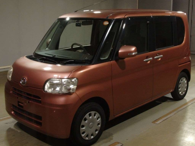 DAIHATSU TANTO 2010