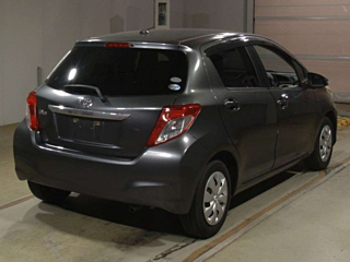 TOYOTA VITZ 2011