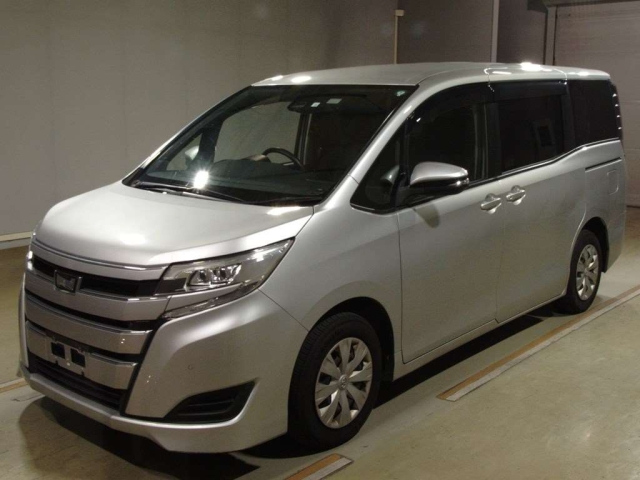 TOYOTA NOAH 2020