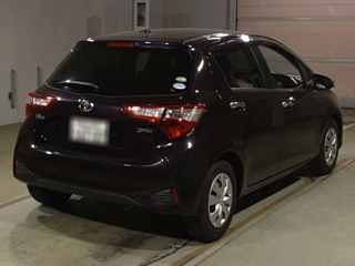 TOYOTA VITZ 2017