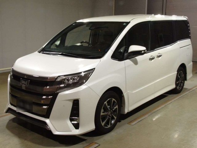 TOYOTA NOAH 2020