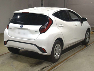 TOYOTA AQUA 2025