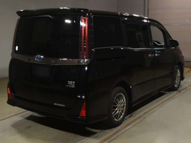 TOYOTA NOAH 2021