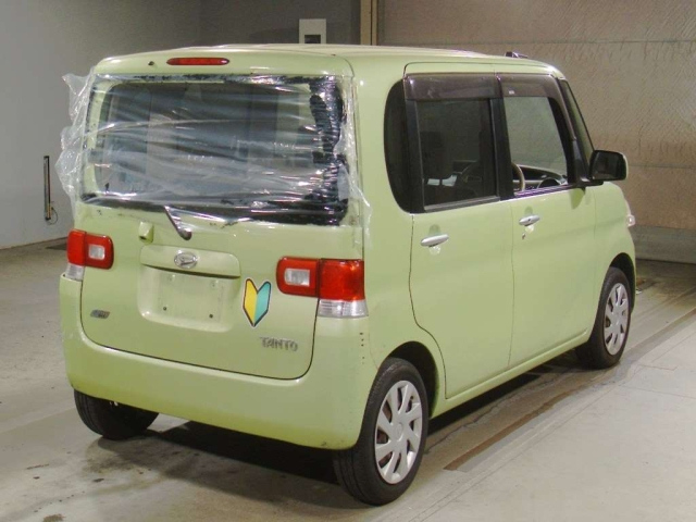 DAIHATSU TANTO 2012