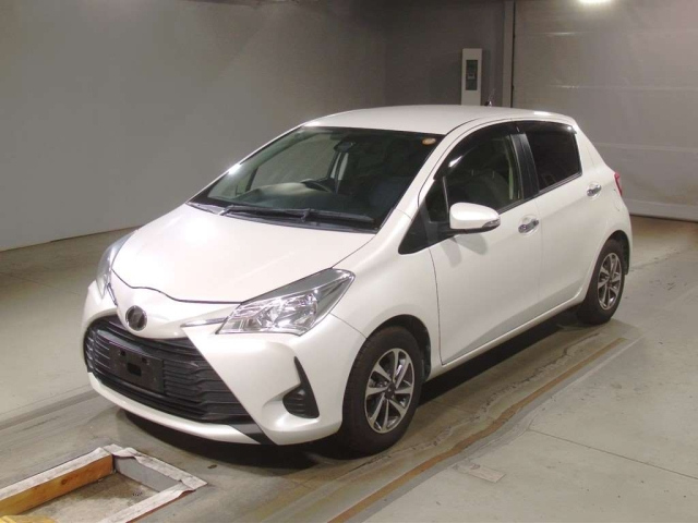 TOYOTA VITZ 2018