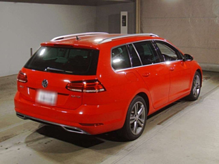 Заказать VOLKSWAGEN GOLF VARIANT