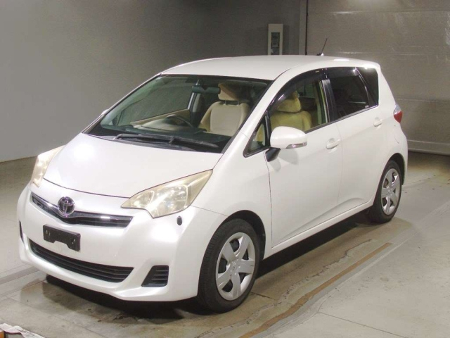 TOYOTA RACTIS 2012