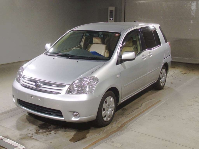 TOYOTA RAUM 2009