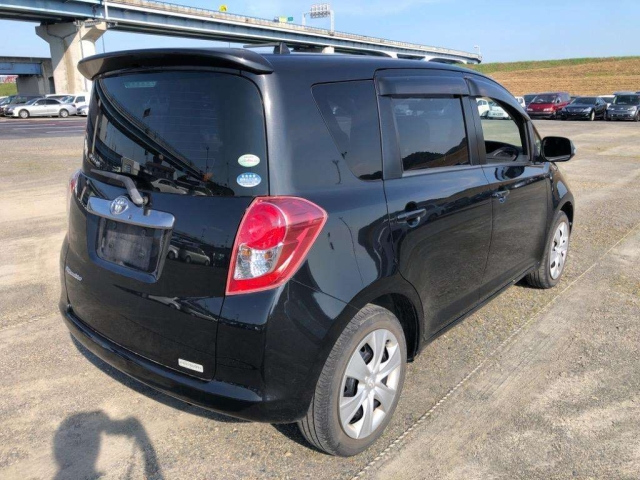 TOYOTA RACTIS 2010
