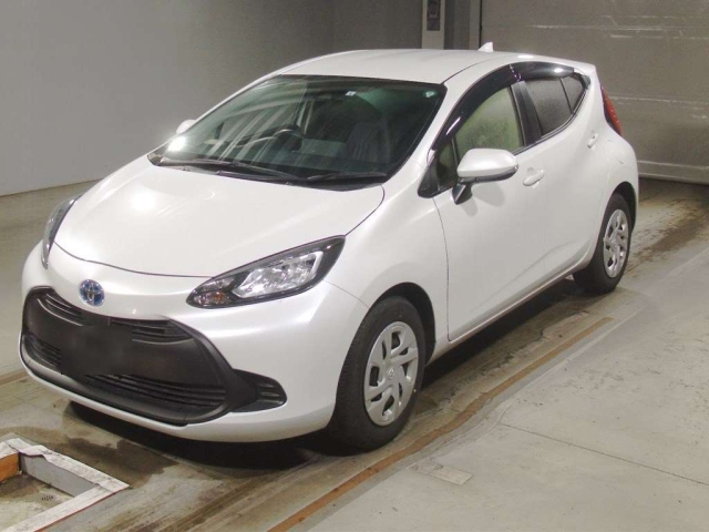 TOYOTA AQUA 2022
