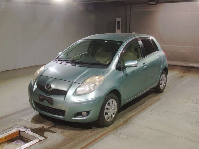 TOYOTA VITZ 2010
