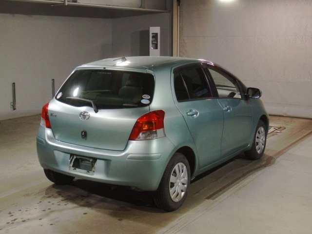 TOYOTA VITZ 2010