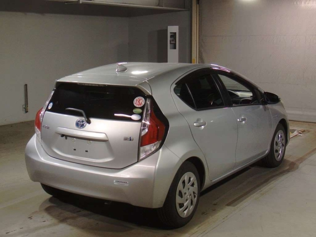 TOYOTA AQUA 2016