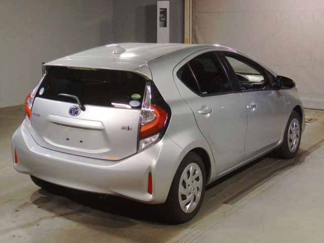 TOYOTA AQUA 2018
