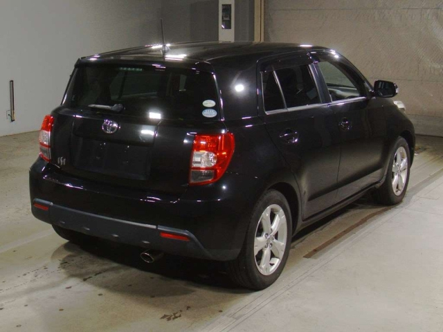 TOYOTA IST 2010