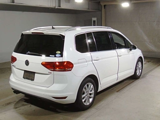 Заказать VOLKSWAGEN GOLF TOURAN