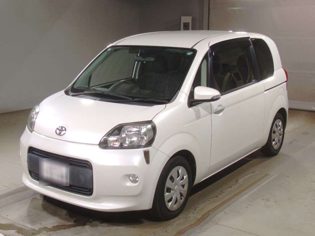 TOYOTA PORTE 2013