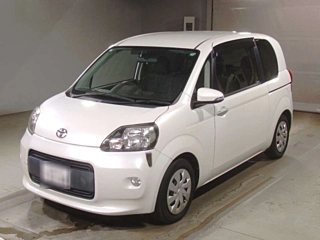 TOYOTA PORTE 2013