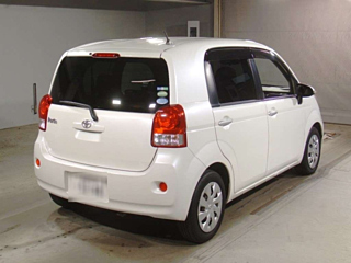 TOYOTA PORTE 2013