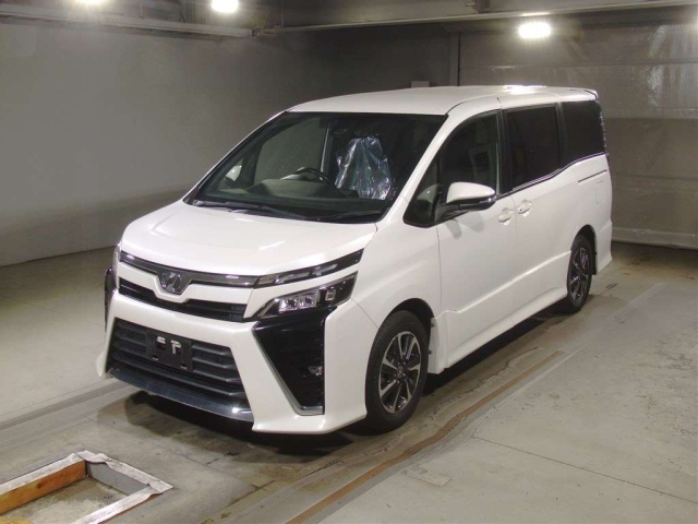 TOYOTA VOXY 2019