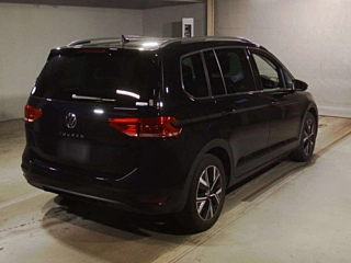 Заказать VOLKSWAGEN GOLF TOURAN