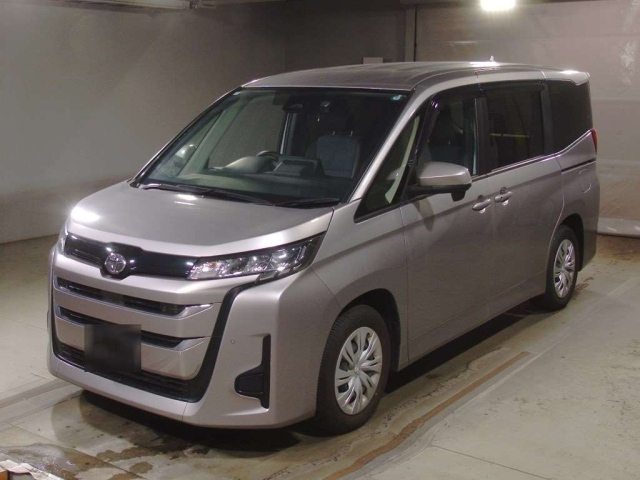 TOYOTA NOAH 2024