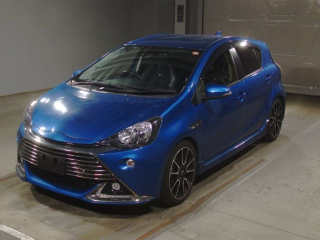 TOYOTA AQUA 2016